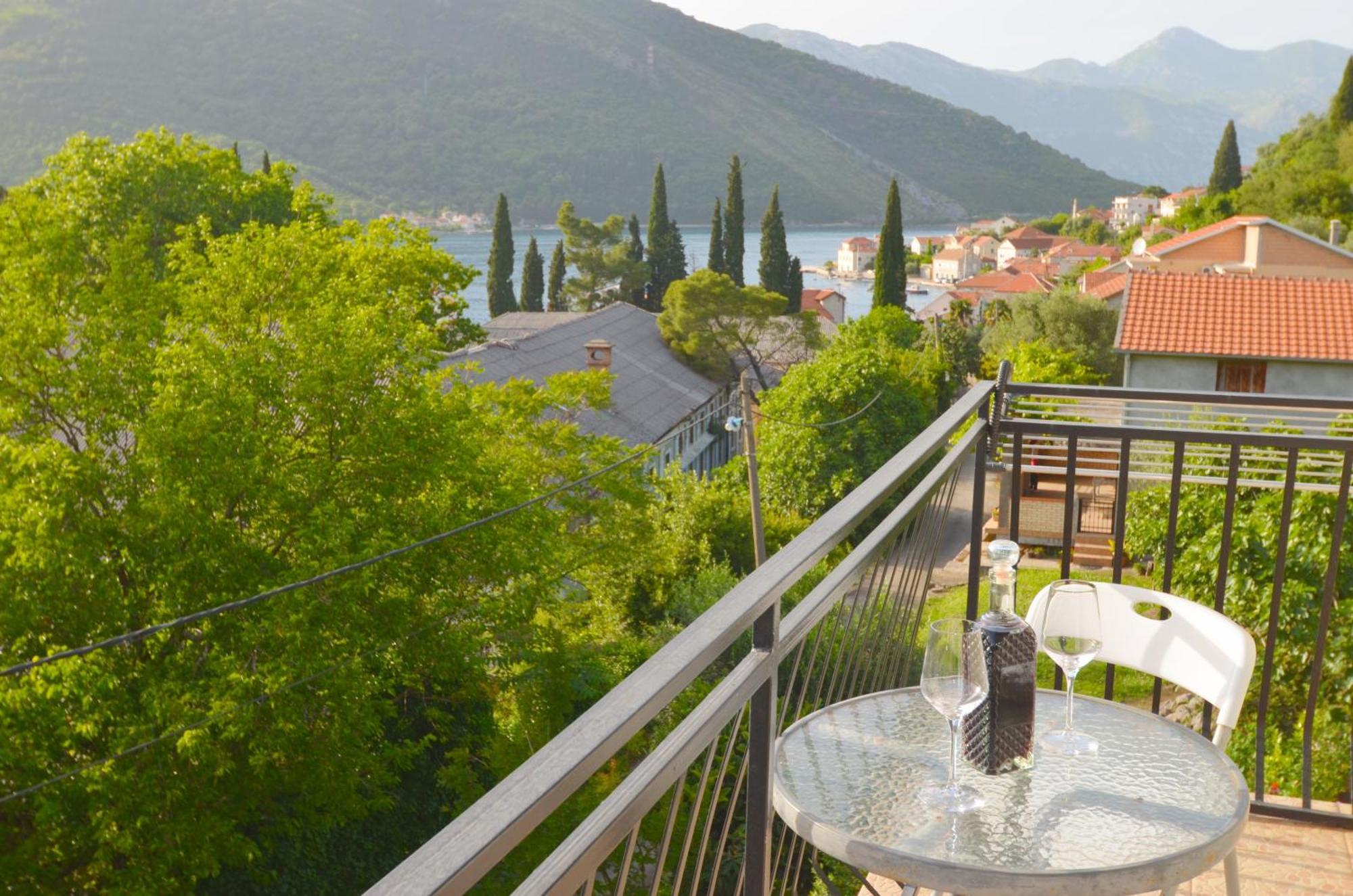 Apartments Dinko Zifra Tivat Eksteriør bilde