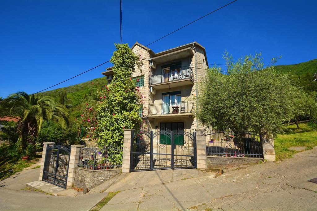 Apartments Dinko Zifra Tivat Eksteriør bilde